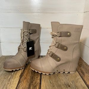 NWT Sorel Joan of Arctic Wedge Mid in Oxford Tan - Size 8